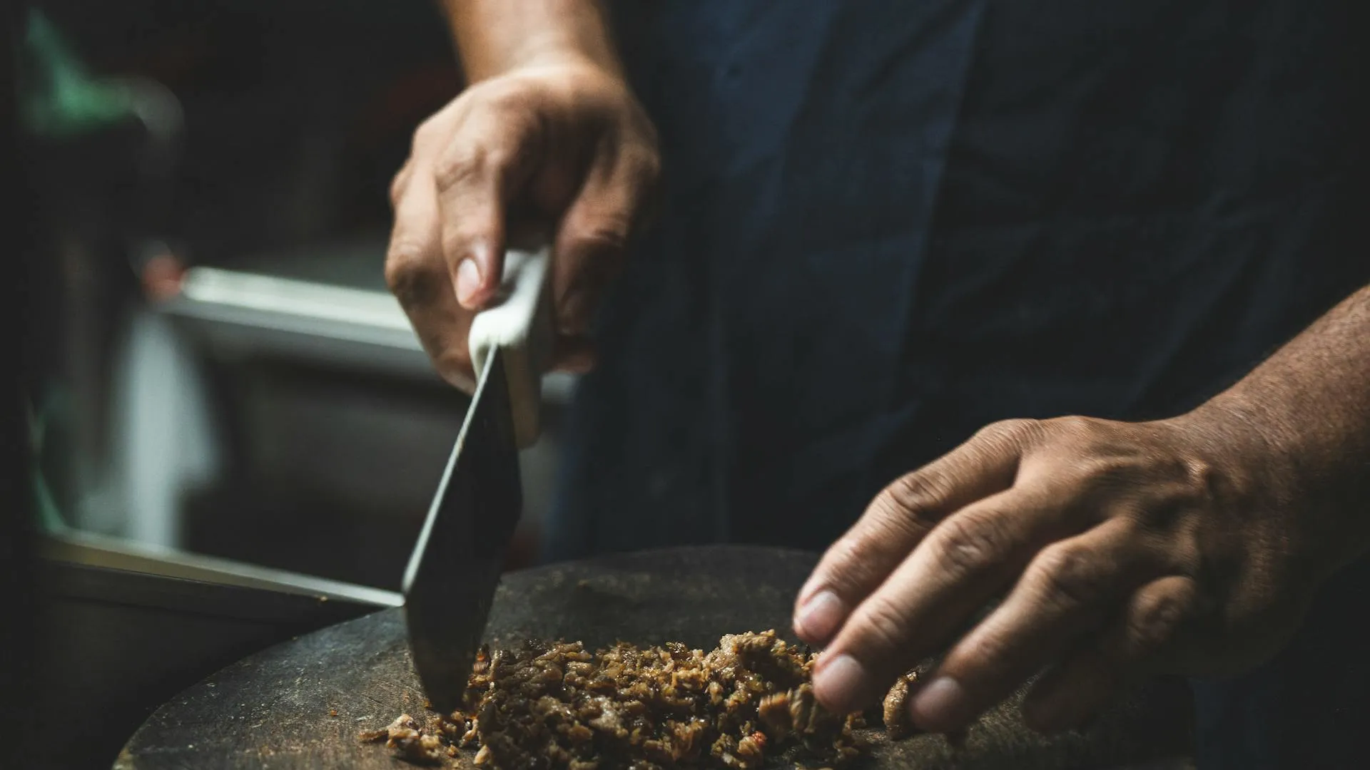 picando carne latin food